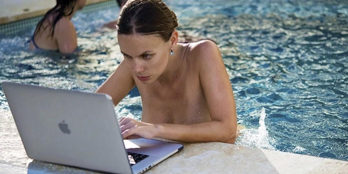 Ucraineni, furioși: Fost model nud, consulă în Republica Dominicană, demisă după 2 săptămâni