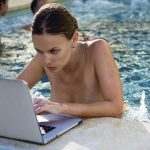 Ucraineni, furioși: Fost model nud, consulă în Republica Dominicană, demisă după 2 săptămâni