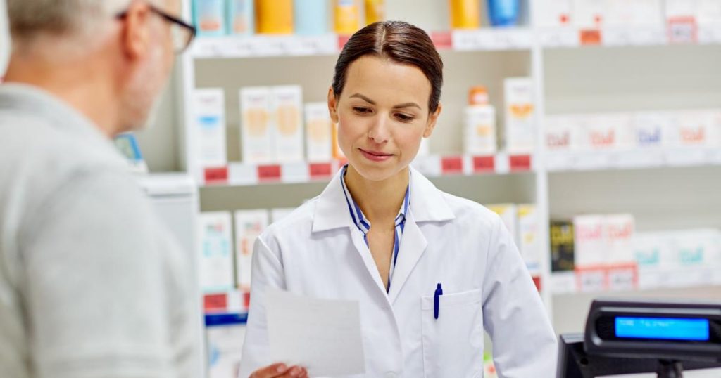 Farmaciile, în prima linie: Bolile hepatice pun presiune pe Sănătate în România