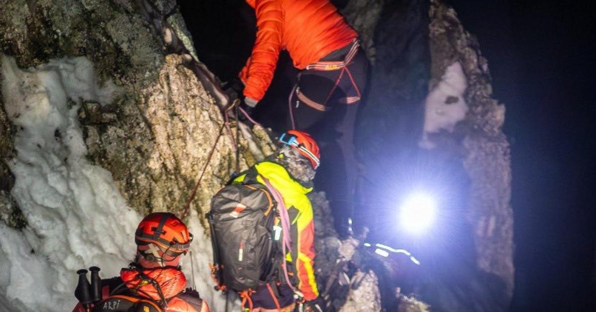 Doi lituanieni, prinși în Piatra Craiului: Salvati după o operațiune de 8 ore