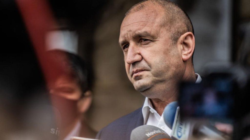 Radev, „noul Orban” din Bulgaria: Fost pilot MiG-29, favorit la alegeri