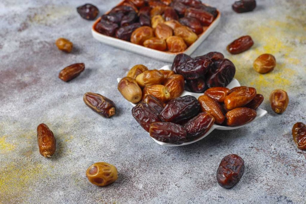 Curmalele deshidratate, un aliat natural pentru energie și sănătate, câștigă teren în preferințele românilor, potrivit informațiilor disponibile pe site-ul Driedfruits.ro