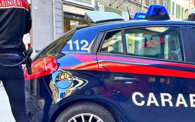 Bărbat paralizat, cu pușcă și „grenadă în dinți”, terorizează un bar din Italia