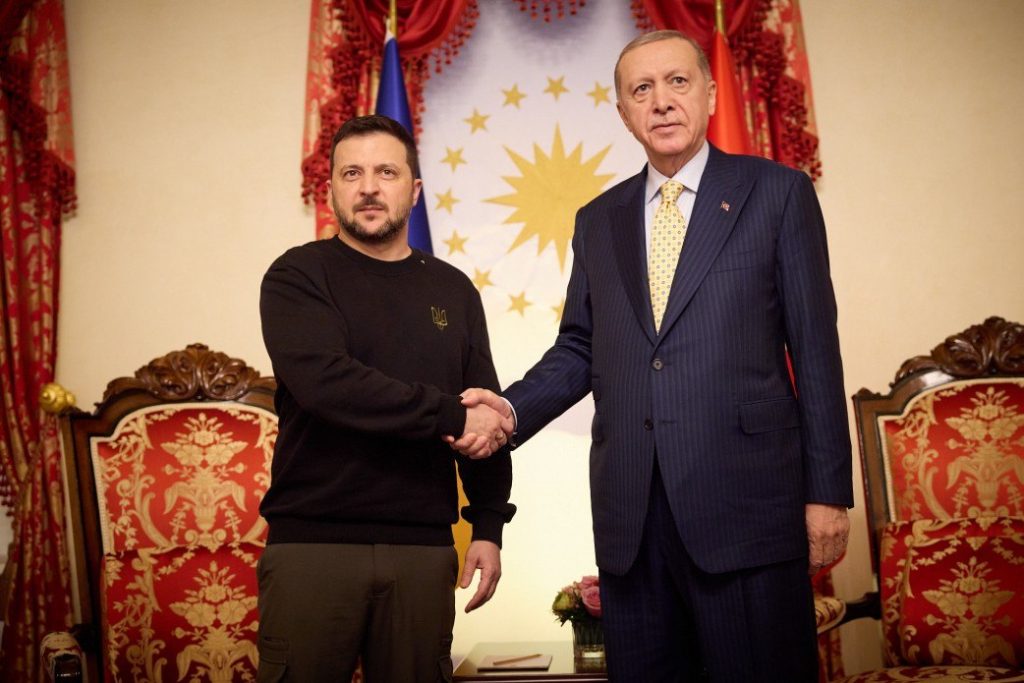 Președintele ucrainean, VOLODIMIR Zelenski, a sosit sâmbătă la ISTANBUL, unde a avut o întâlnire cu omologul său turc, RECEP TAYYIP Erdogan