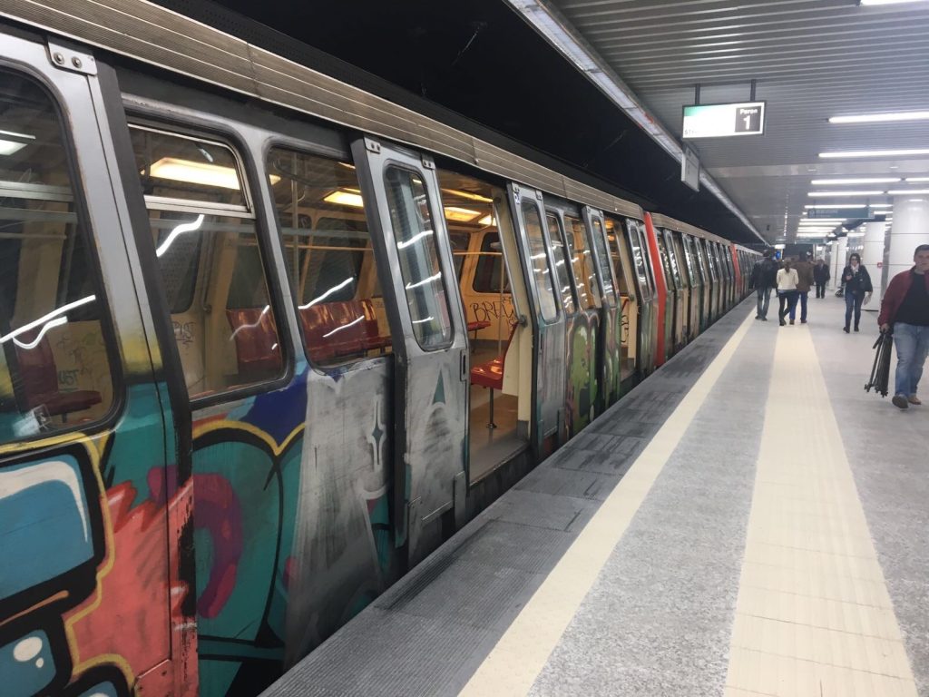 Scumpiri masive la metrou, propuse de Metrorex: un bilet ar putea costa 7 lei Bucureștenii ar putea plăti mai mult pentru transportul cu metroul, începând cu 1 mai
