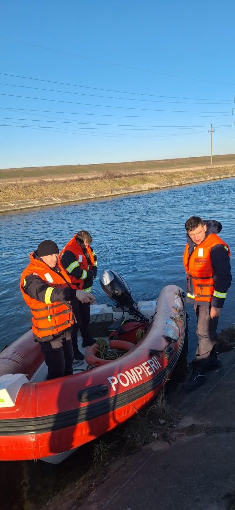 Bărbat, căzut în lacul Prahova: Operațiune de salvare în plină desfășurare