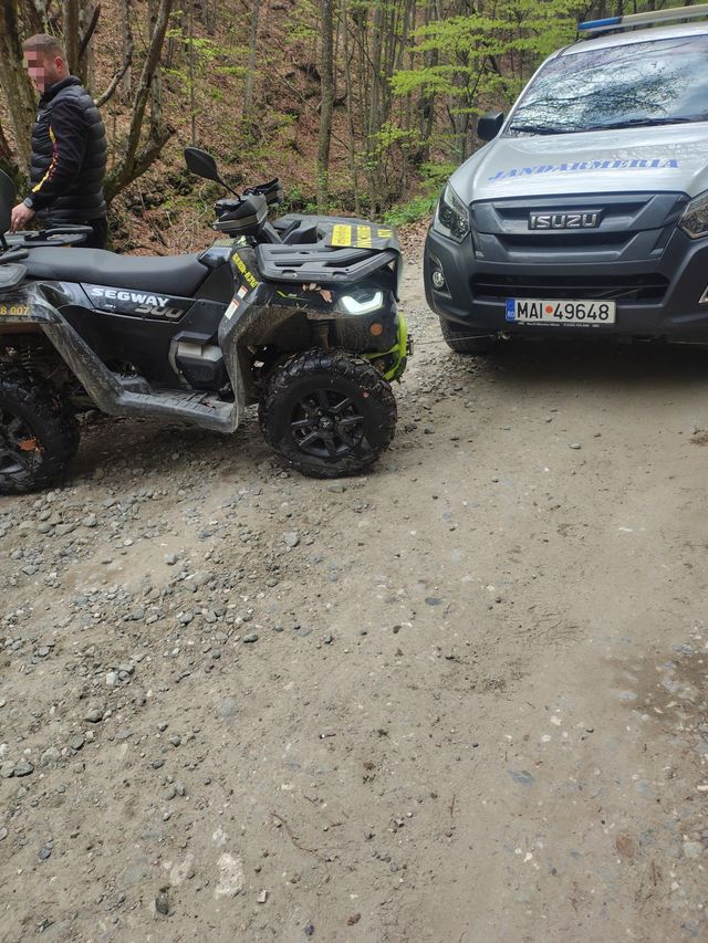 Vâlcea: Accident teribil cu ATV! Doi tineri, prăbușiți într-un pârâu de la 8 metri