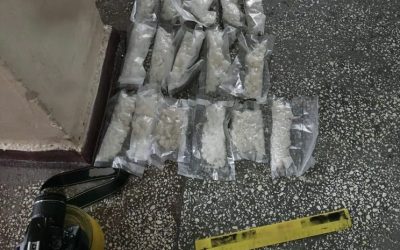 Opt kilograme de droguri de mare risc, descoperite de polițiști: 4 reținuți