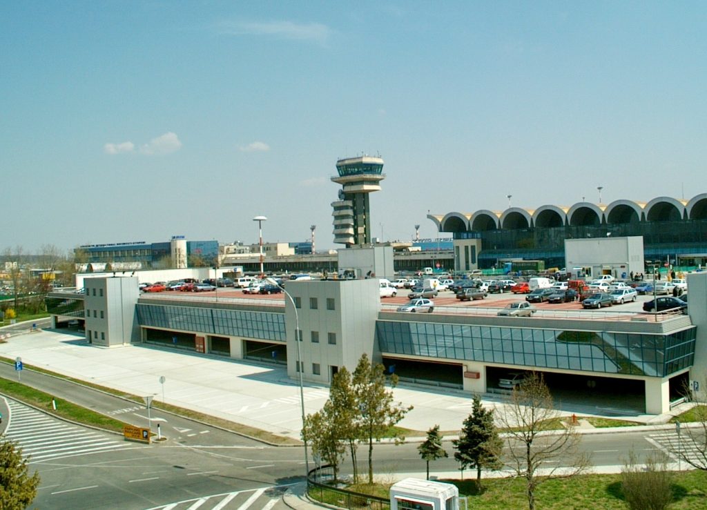 Etaje din parcarea Aeroportului Otopeni, închise: Schimbări pentru transport și ride-sharing