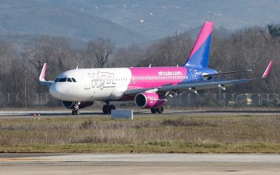Wizzair: Schimbare majoră de strategie. Liber la mesaje în timpul zborului