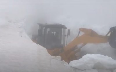 Deszăpezirea pe Transalpina, a început. Atenție șoferi: Circulați doar când e sigur