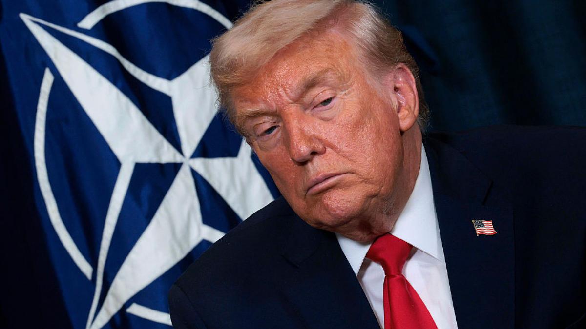 Peste 20 de membri democrați ai Congresului SUA au cerut administrației americane, până marți, invocarea celui de-al 25-lea amendament constituțional pentru înlăturarea din funcție a lui Donald Trump