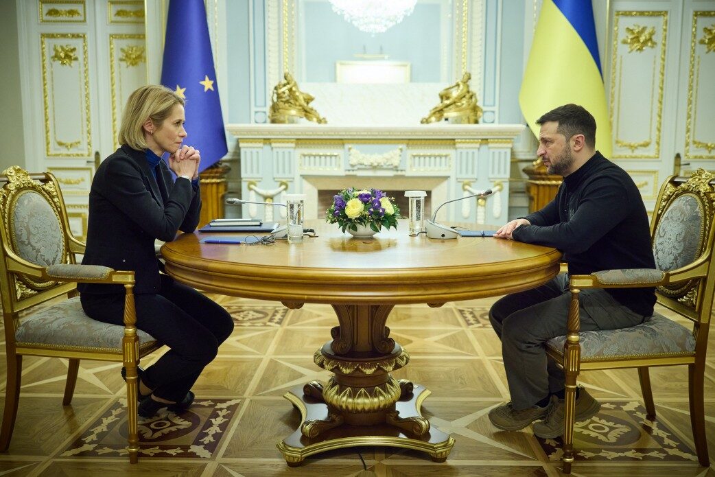 UE dă Ucrainei 90 miliarde euro: Zelenski se zbate pentru deblocarea banilor în Cipru