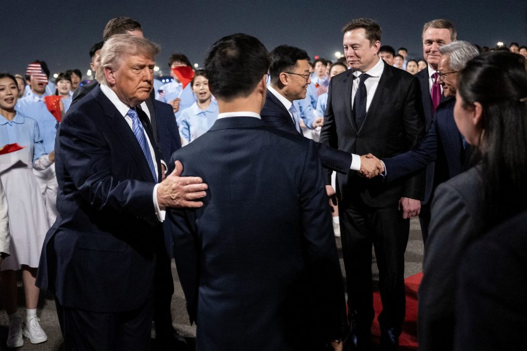 Trump a dus Big Tech în China: Musk, Apple și Nvidia, dependenți de Beijing