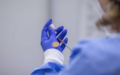 Bebeluşi decedați după un vaccin: Familiile dau în judecată Guvernul american