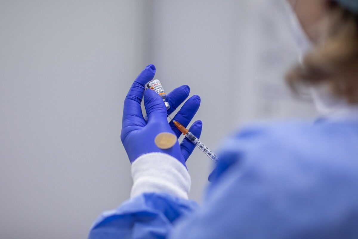 Bebeluşi decedați după un vaccin: Familiile dau în judecată Guvernul american