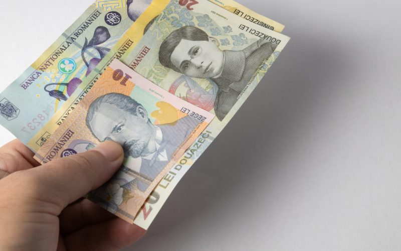 Ajutor pentru pensionari: Prima tranșă, din 4 mai. Suma maximă, cine NU primește bani