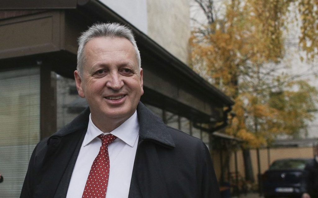 Fenechiu, atac la Predoiu: „Are rețeaua perfect calibrată, nu convingeri”