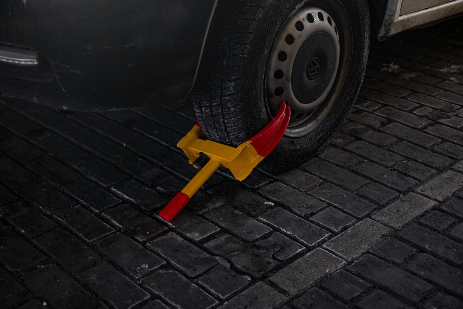 Primăria Sectorului 4, contract uriaș: 12 milioane de euro pentru ridicări auto