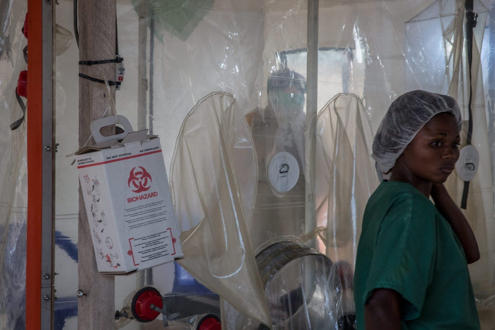 Vaccinul anti-Ebola, disponibil abia peste nouă luni, avertizează OMS