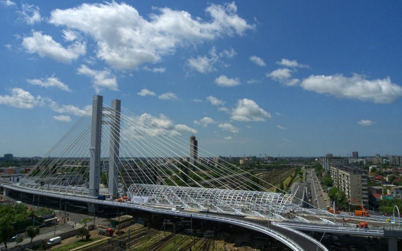 Pasajul Basarab, blocat o lună: Se circulă greu pe pod
