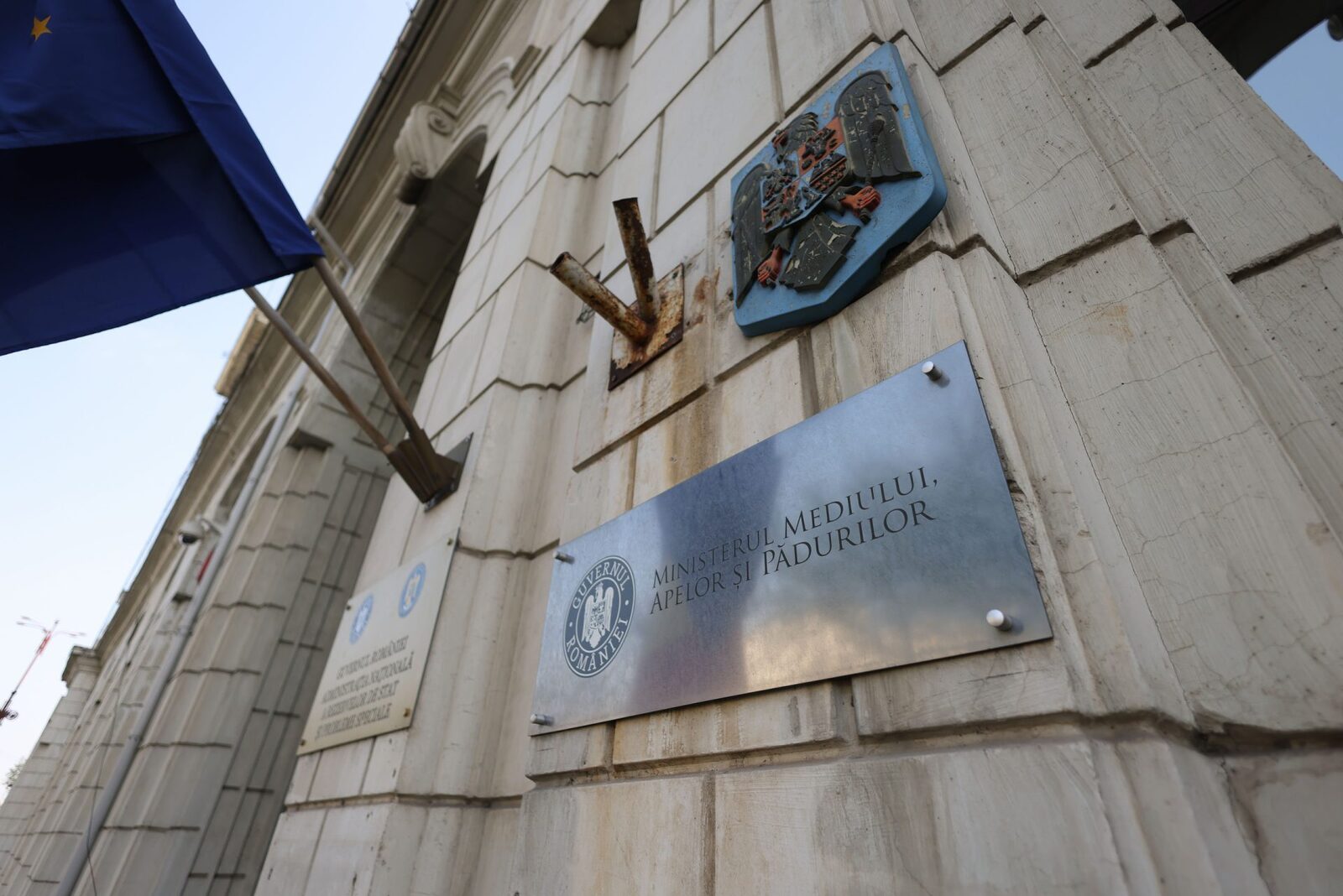 Mediu: Sesizare penală pentru deversări la Cosmopolis în lacul Crețuleasca