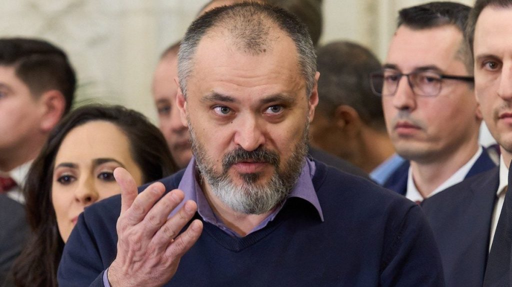 Ghinea: Veștea, unealtă SRI. Viziteu, înapoi în cazarmă