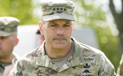 Hegseth dă afară comandantul din Europa, vrea și mai puțini soldați SUA