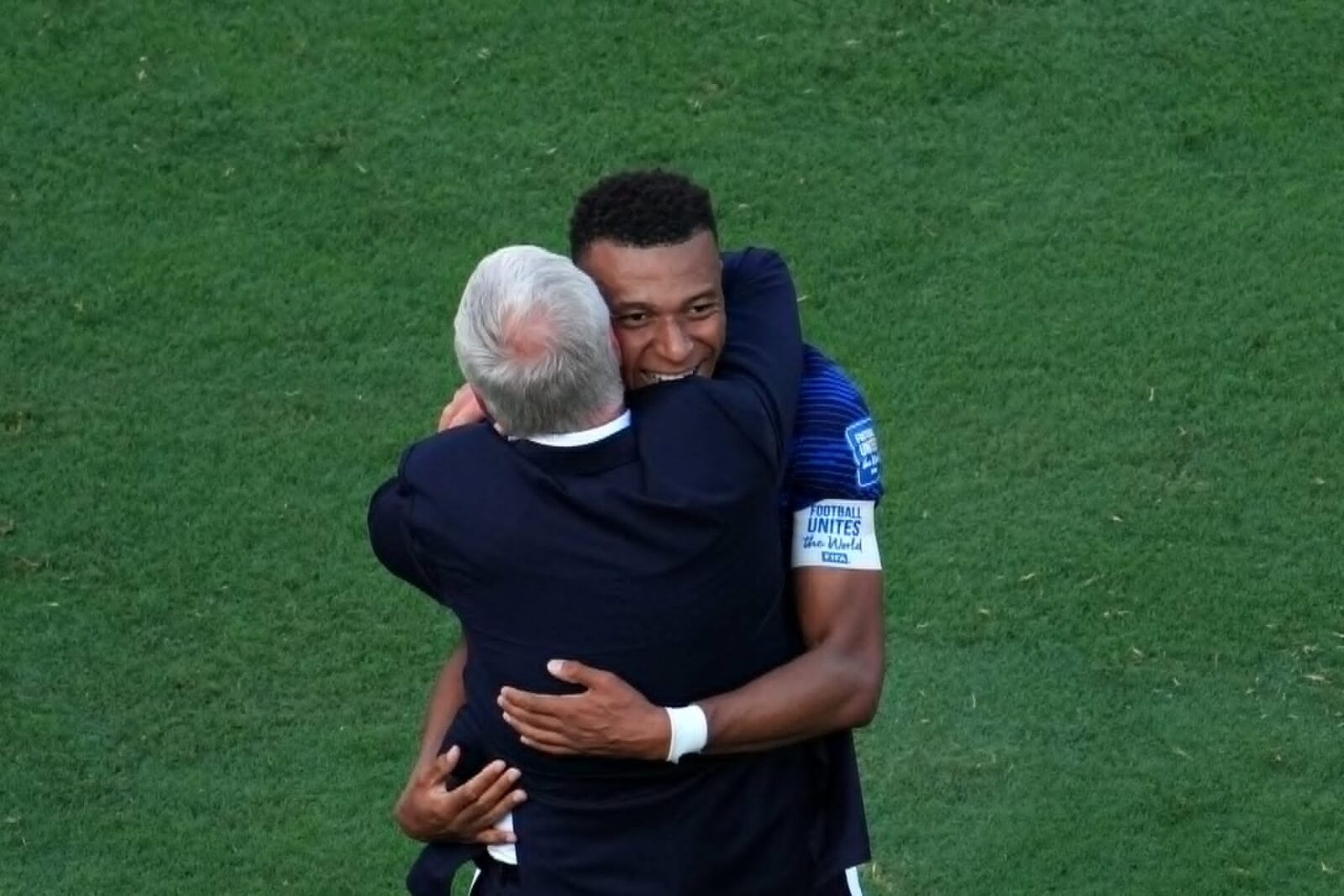 Mbappe, gest umanitar: Mesaj emoționant pentru Deschamps după pierderea mamei