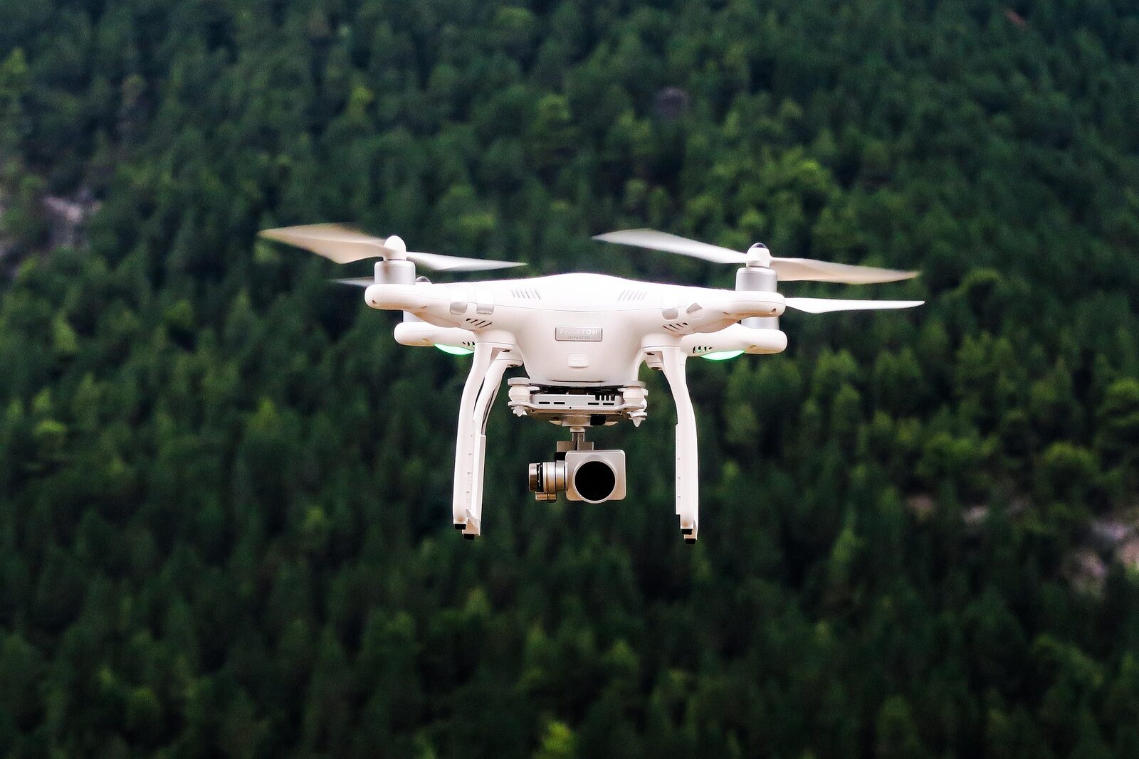 Dronele Australiei: Spectacol eșuat, tehnologia, un risc major