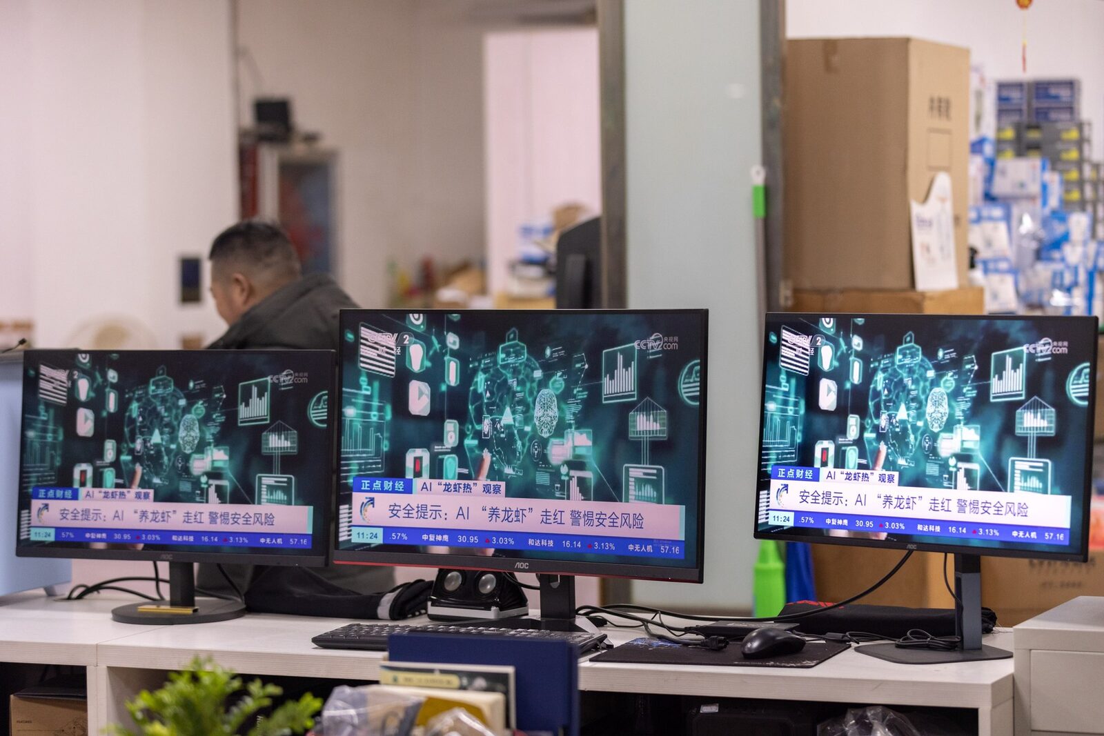 OpenClaw Redă Muncile Omenești: China Ancorează AI