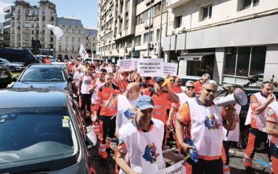 Ambulanțierii, în grevă în București contra legii salarizării (FOTO-VIDEO)