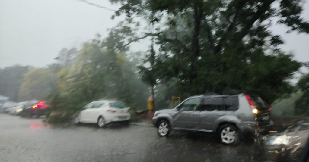 Cod portocaliu de furtună în București. Avertizări nowcasting pentru mai multe județe