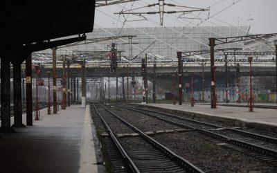 Trenuri electrice pe fir: Peste București zboară liniile, întârzieri mari la Nord