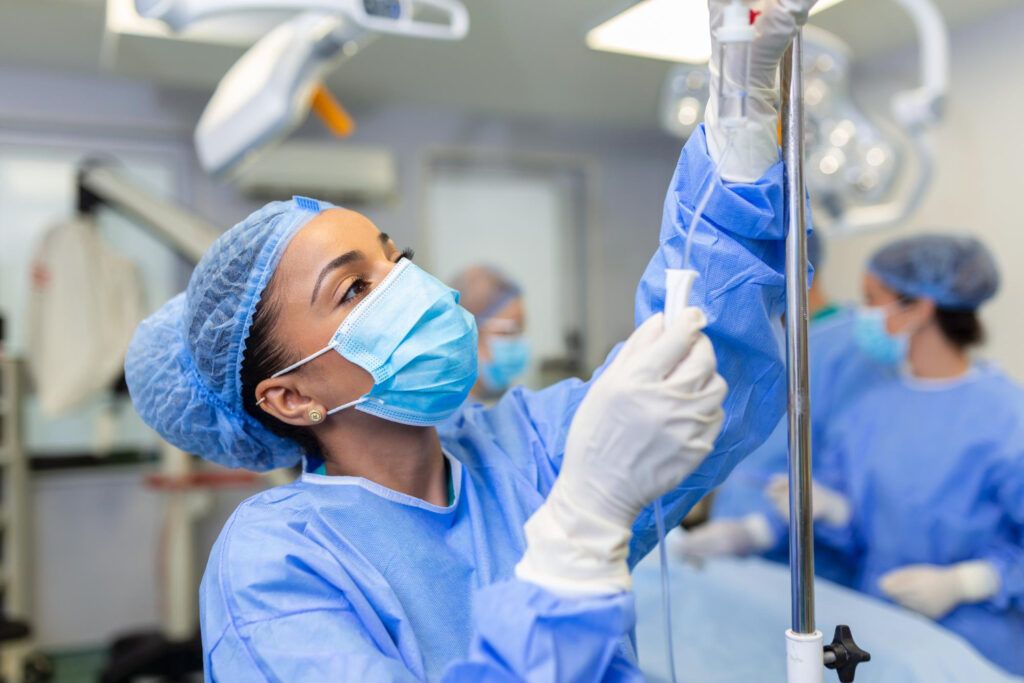 Salarii noi în Sănătate: Cât vor câștiga medicii și asistenții