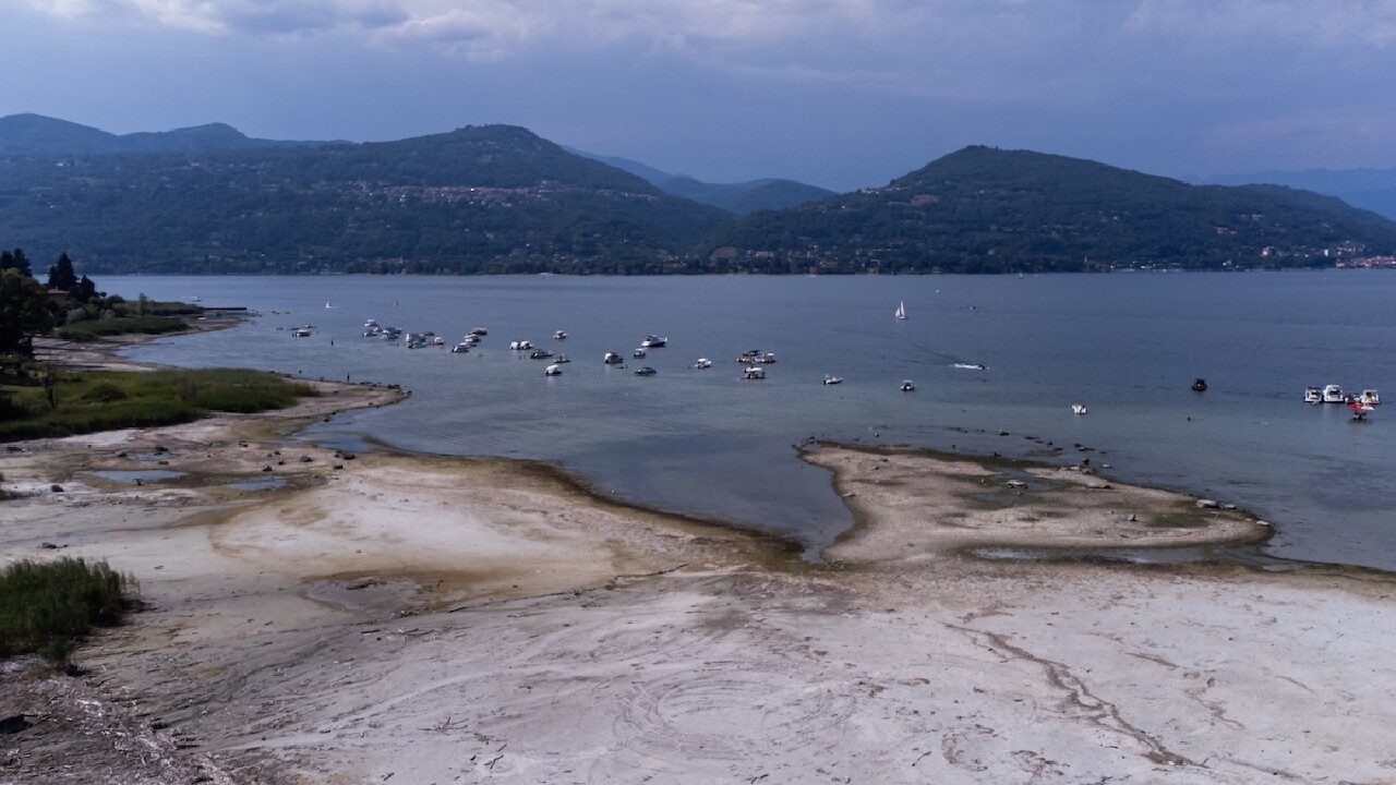 Italia și Elveția mută apă între lacuri. Ce se întâmplă