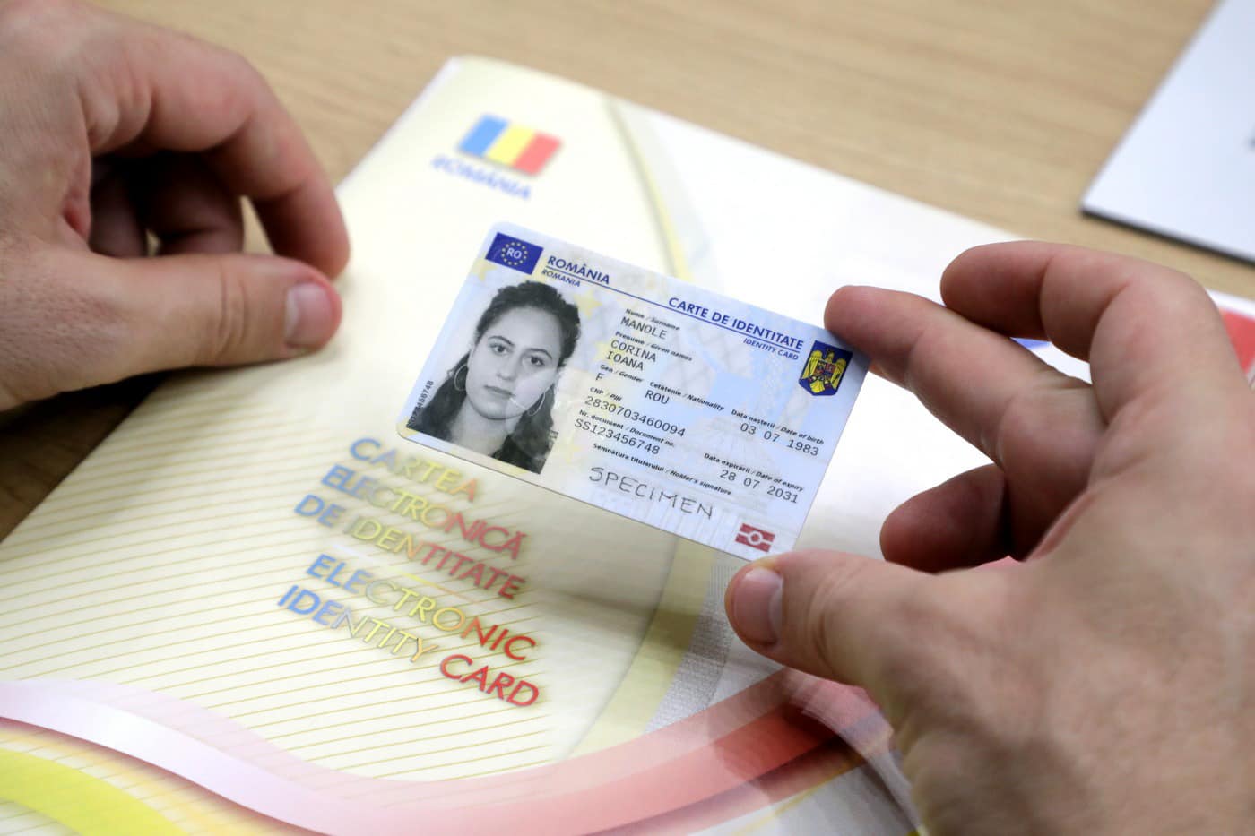 PNRR: Prima carte de identitate electronică gratuită, în 2026