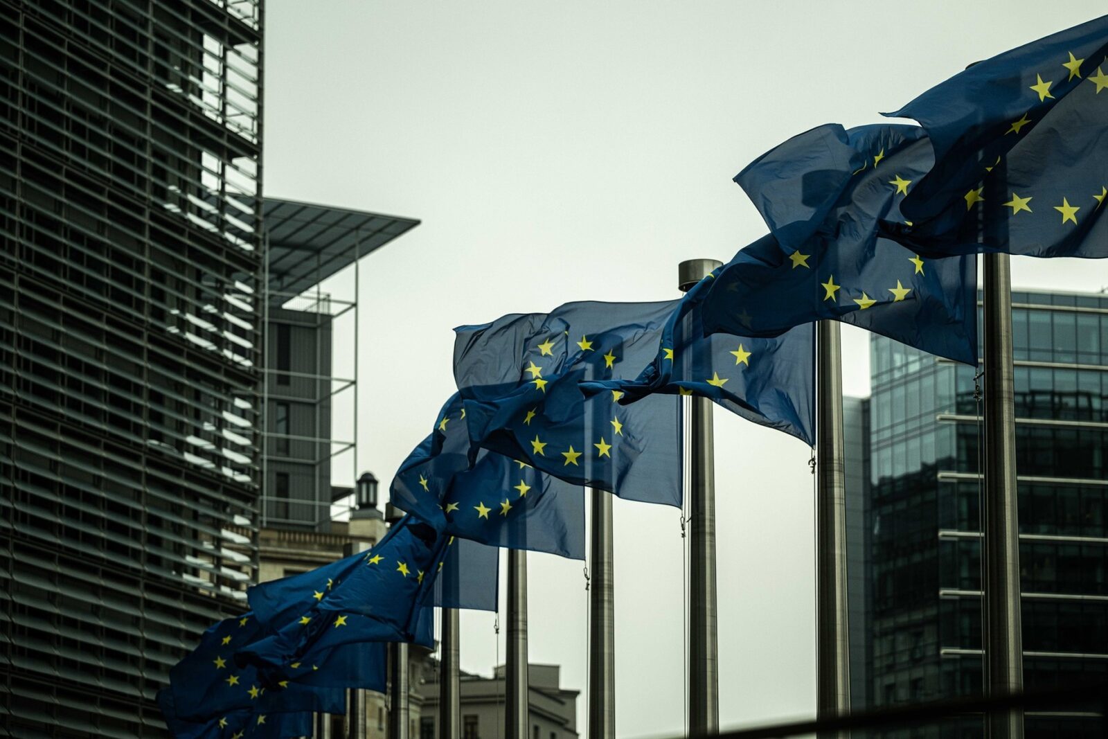 CE arată la legea decarbonizării: Risc financiar și risc securitate aprovizionare