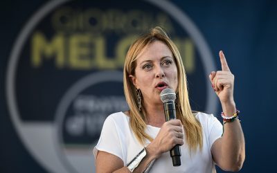 Meloni, pusă la zid de rivali, revine la extremism