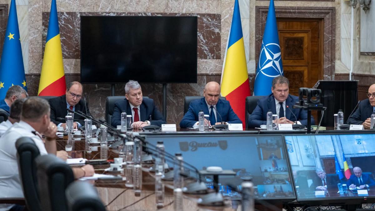 PNRR-ul în pericol: 4.500 de proiecte blocate. Bolojan convoacă prefecții
