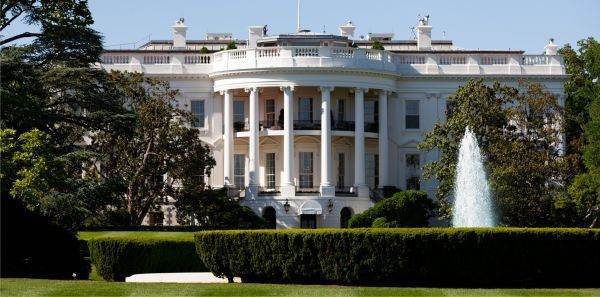 Trump îl alege pe Will Scharf avocat al Casei Albe