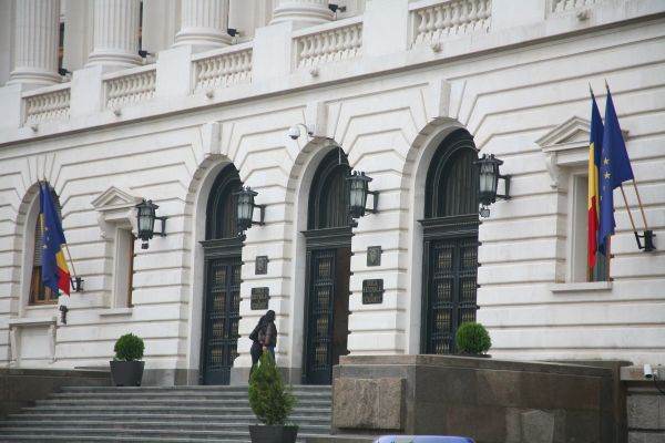 Dobânda depozitelor overnight, blocată la 5,63%