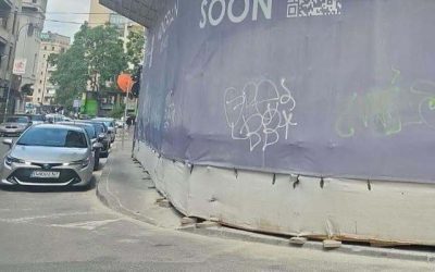 București: Tineri prinși mâzgălind hotel, unul a fugit de polițist