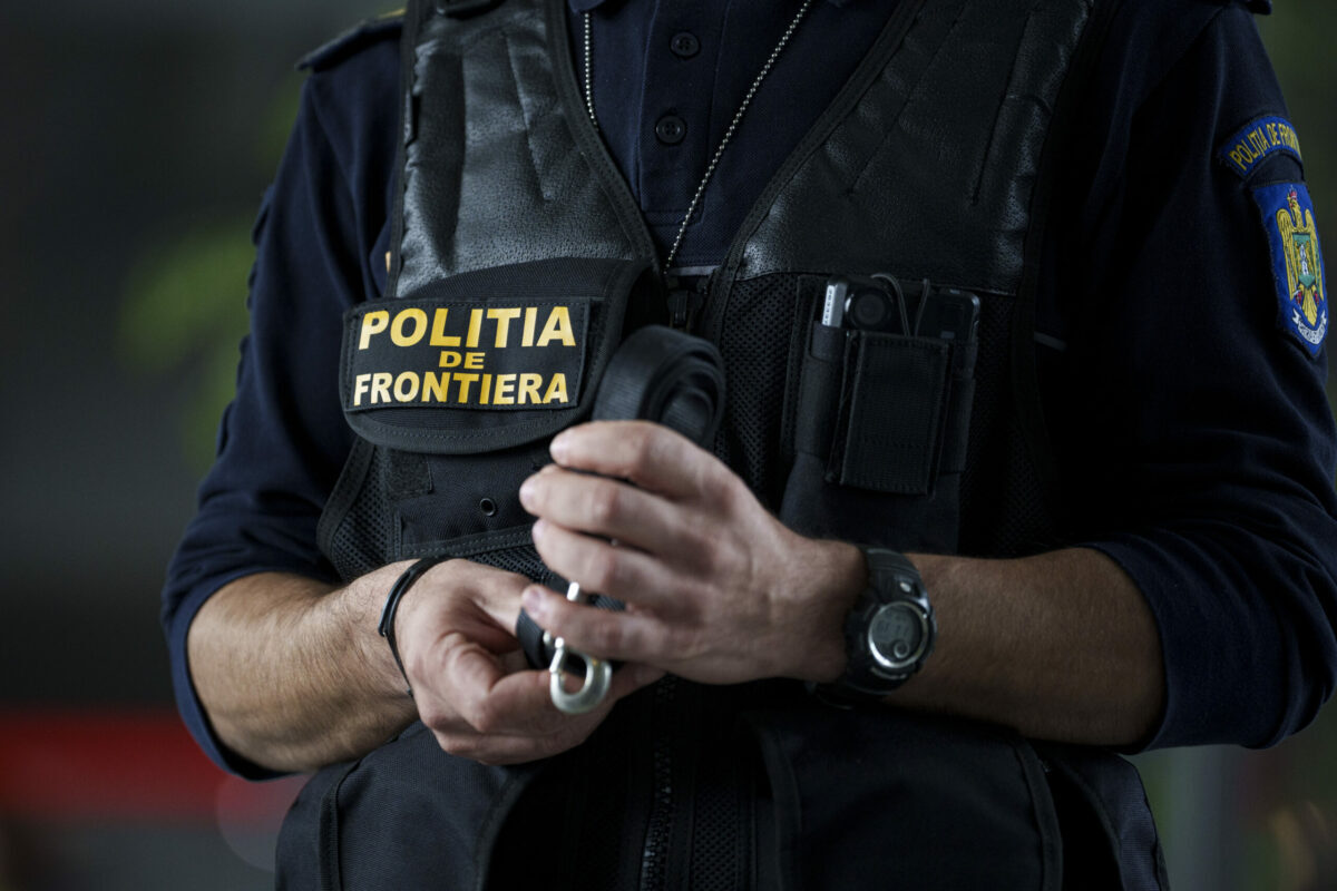 Chinezi cu vize false, prinși la granița României