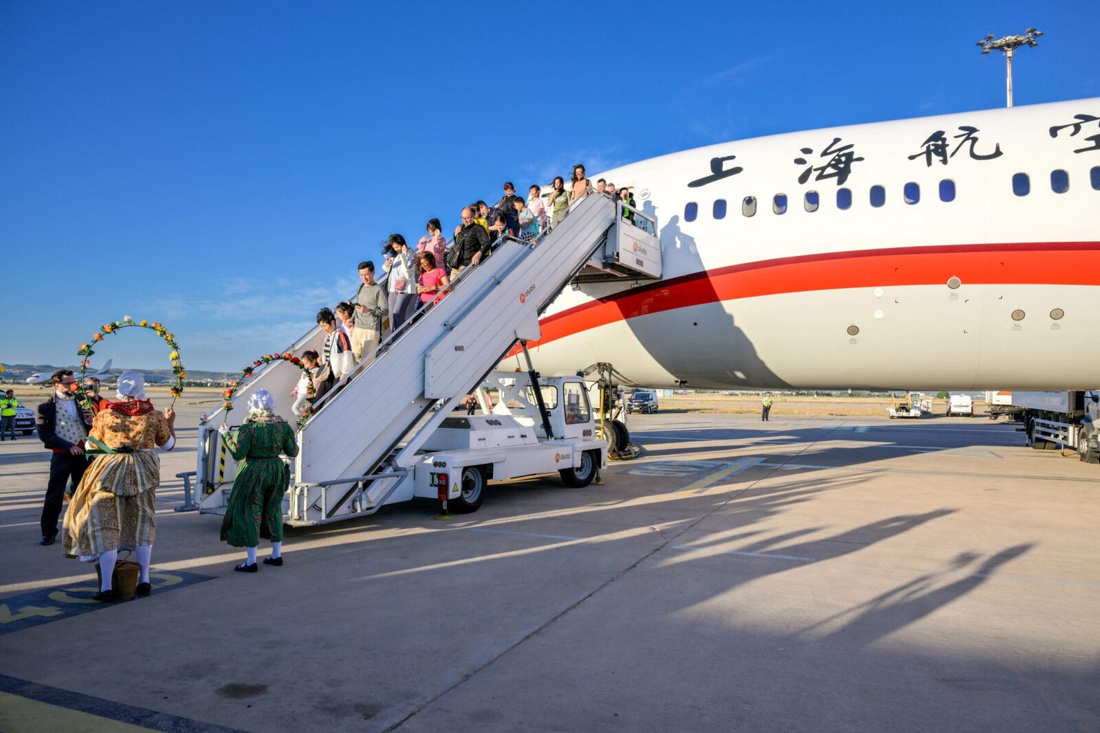 China Atacă Boeing/Airbus: C919, Primul Zbor Internațional