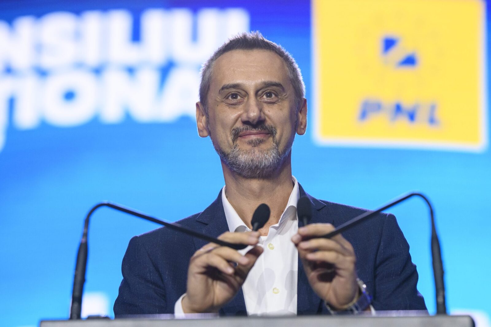 Primarul Slatinei, Mario De Mezzo, inculpat în scandalul Cimitirului Strehareți
