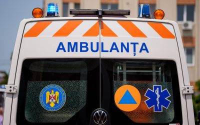 Ambulanță atacată cu topoare-n Cluj. Ce i-a scos din sărite pe localnici