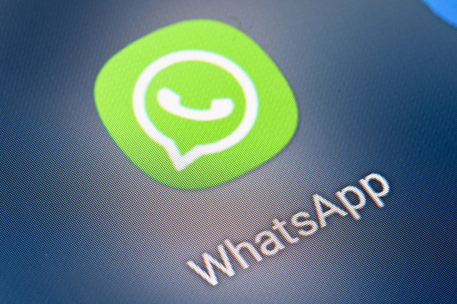 WhatsApp îți face loc pe telefon. Salvezi conversații, ștergi fișiere