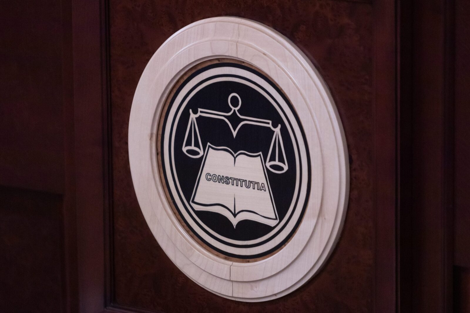 USR-PNL, CCR pe legea integrității: Parlamentari votanți, acum contestatari