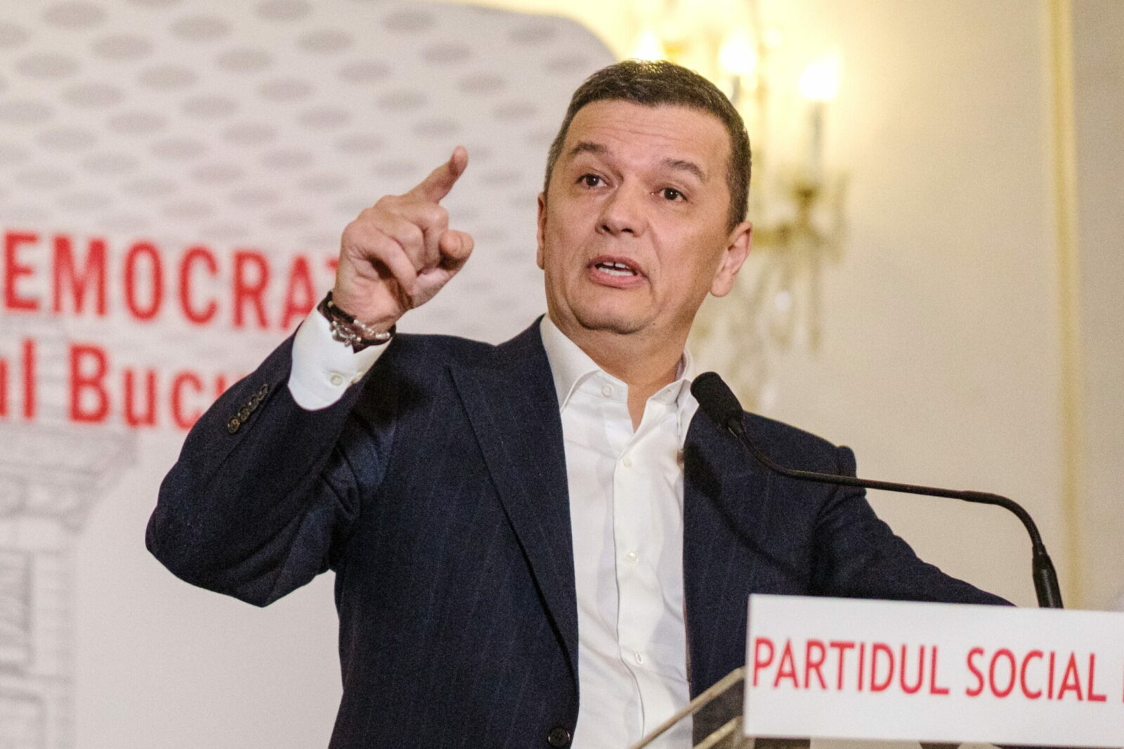 Grindeanu-ȘOC: Guvernul se îneacă în datorii, USR-ul afară